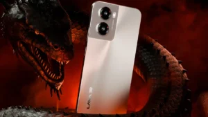 डुअल रियर कैमरे वाले लावा ब्लेज़ ड्रैगन 5G स्मार्टफोन की ड्रैगन थीम वाली पृष्ठभूमि में तस्वीर